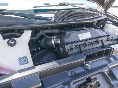 Used 2018 Chevrolet Express 2500 w/ Driver Convenience Package RWD image 22
