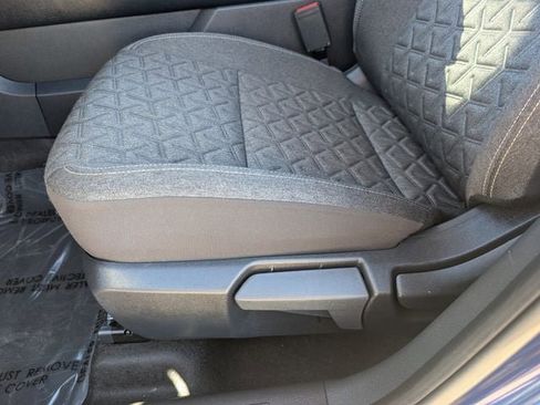 Used 2025 Nissan Kicks SV w/ Illumination Package image 12