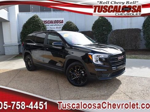 Used 2024 GMC Terrain SLE w/ Driver Convenience Package image 1