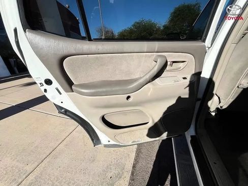 Used 2005 Toyota Sequoia SR5 AWD/4WD image 12