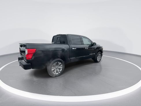 Used 2018 Nissan Titan SV w/ SV Convenience Package image 20