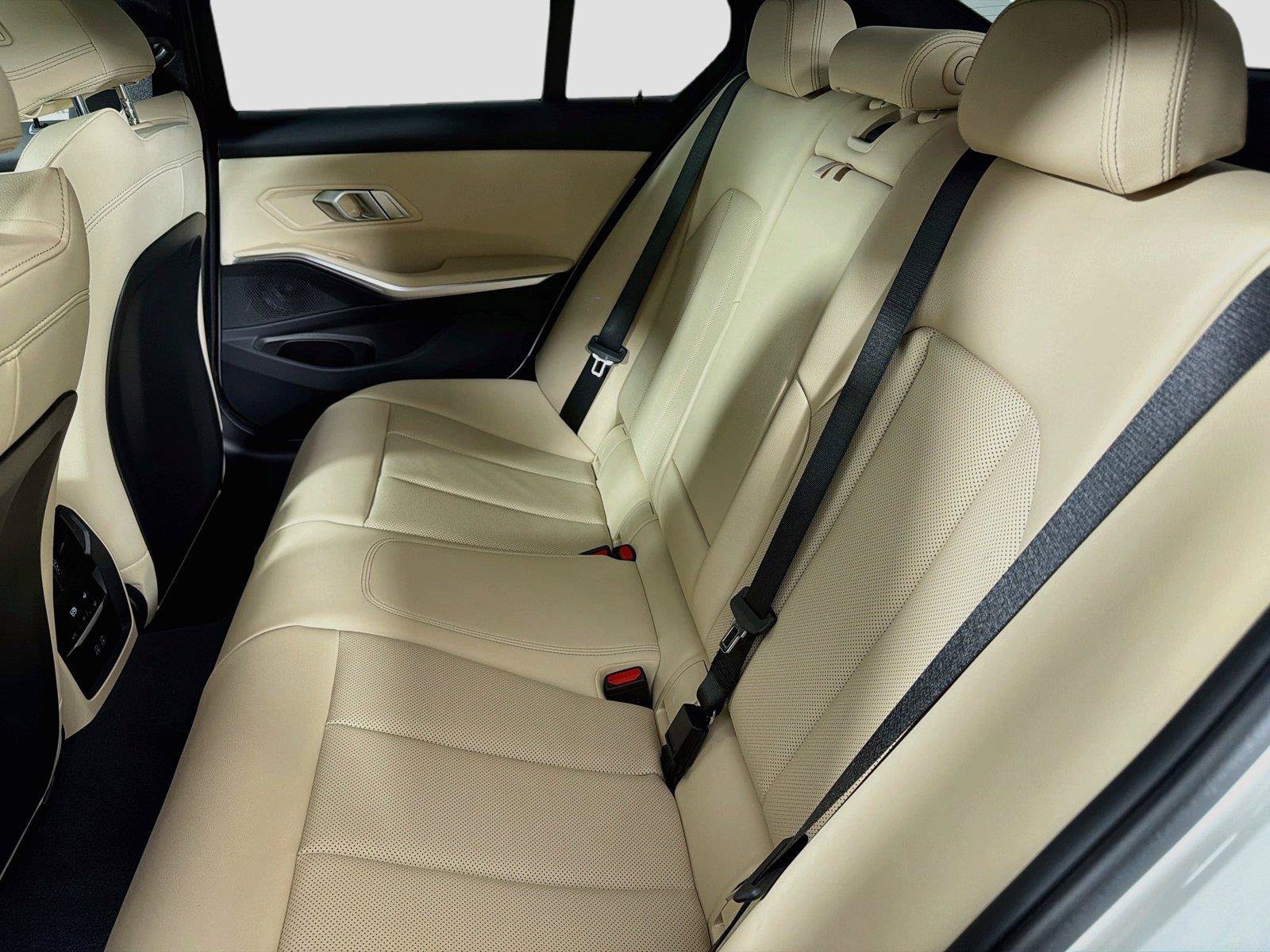 New 2026 BMW 330i Sedan w/ Premium Package RWD image 23