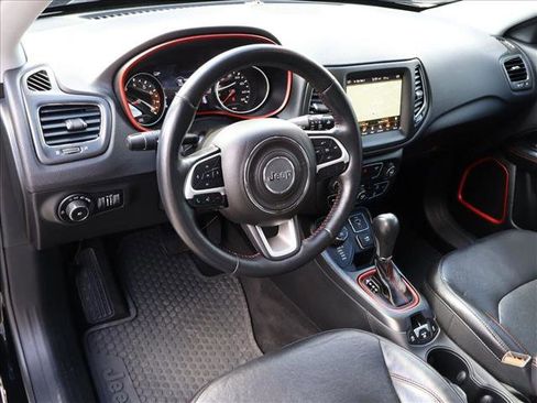 Used 2018 Jeep Compass Trailhawk w/ Leather Interior Group AWD/4WD image 10