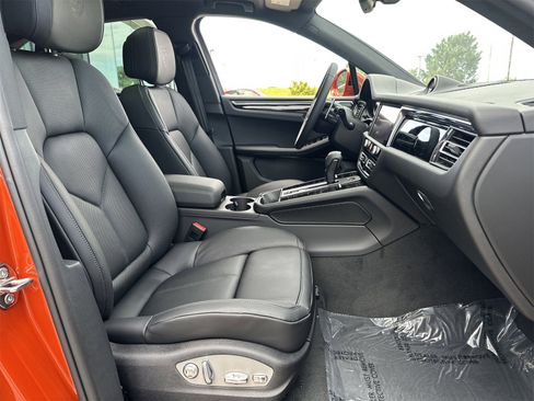 New 2025 Porsche Macan image 17