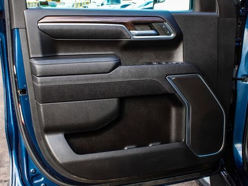 Used 2023 Chevrolet Silverado 1500 LT image 8