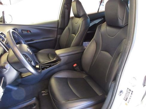 Used 2019 Toyota Prius XLE image 11