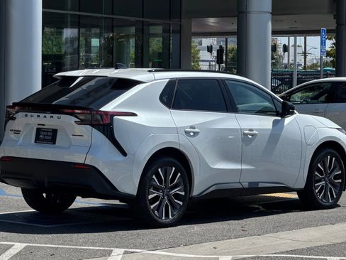 New 2026 Subaru Solterra AWD/4WD image 4