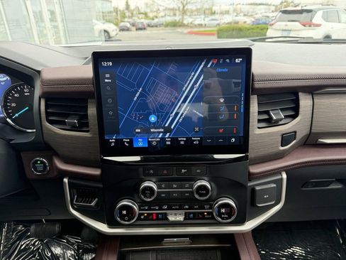 Used 2024 Ford Expedition Max Limited image 22