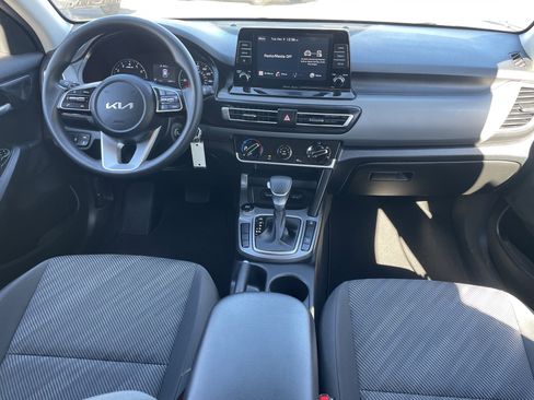 Used 2023 Kia Seltos LX image 14