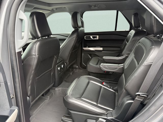 Used 2022 Ford Explorer XLT w/ Equipment Group 202A AWD/4WD image 5