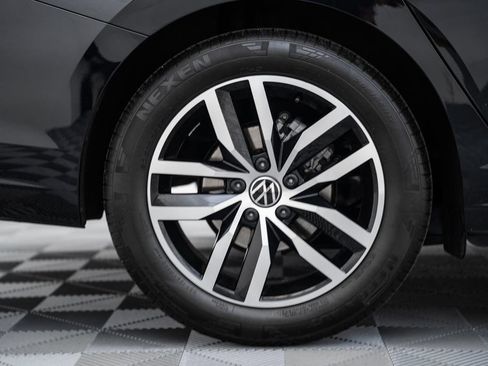 Used 2025 Volkswagen Jetta SE FWD image 16