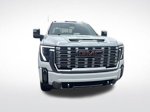Used 2024 GMC Sierra 2500 Denali w/ Technology Package AWD/4WD image 15