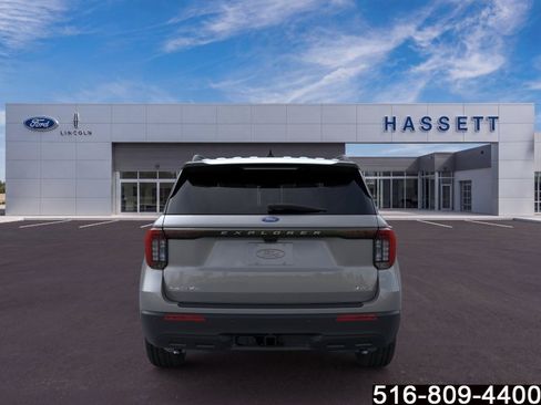 Used 2026 Ford Explorer Active AWD/4WD image 6