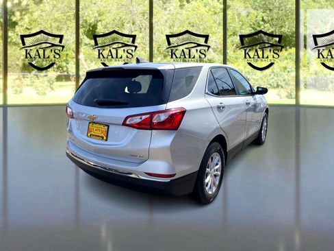 Used 2021 Chevrolet Equinox LT w/ Driver Convenience Package image 5