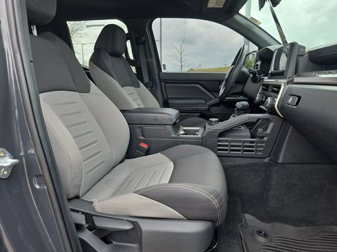 Used 2024 Toyota Tacoma TRD Off-Road image 15
