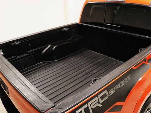 Used 2017 Toyota Tacoma TRD Sport w/ Premium & Technology Package AWD/4WD image 94
