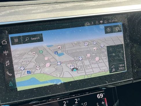 Used 2023 Audi e-tron Premium Plus AWD/4WD image 2