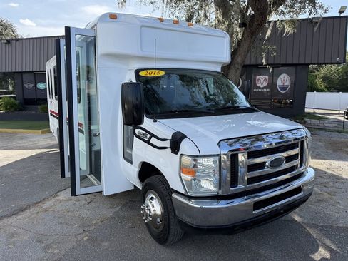 Used 2015 Ford E-450 and Econoline 450 Super Duty w/ Shuttle Bus Prep Package RWD image 3