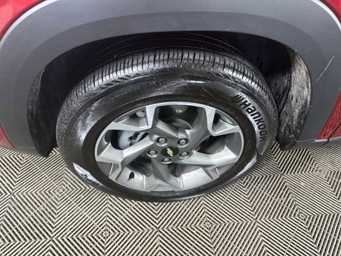 Used 2025 Chevrolet Trax LT w/ Driver Confidence Package image 10