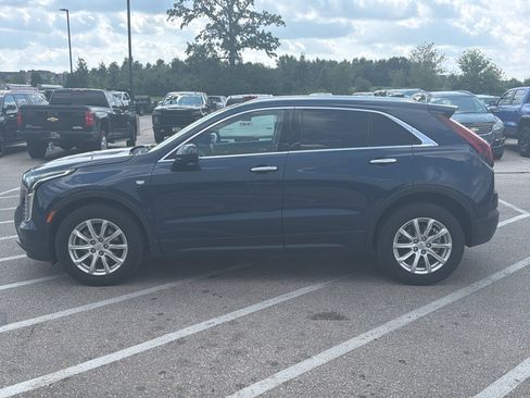 Used 2021 Cadillac XT4 Luxury w/ Cold Weather Package AWD/4WD image 2
