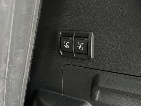 Used 2023 Toyota Sequoia Limited image 25