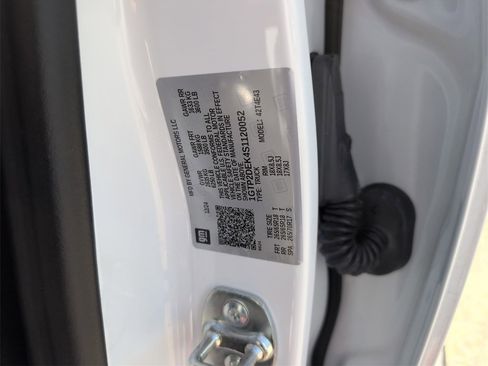 Used 2025 GMC Canyon AT4 image 33