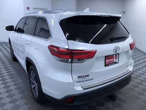 Certified 2017 Toyota Highlander XLE image 12