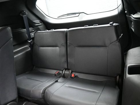 Used 2024 Mitsubishi Outlander SE image 32