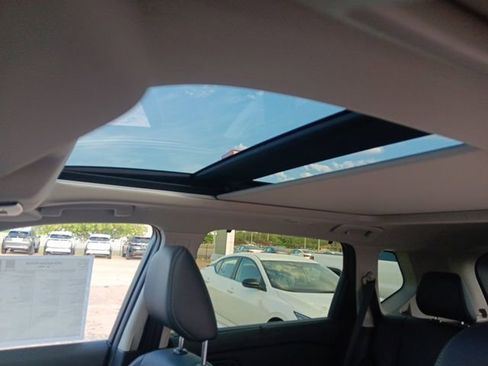 New 2025 Nissan Rogue SL w/ Tech Package image 26