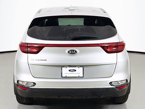 Used 2020 Kia Sportage LX image 9