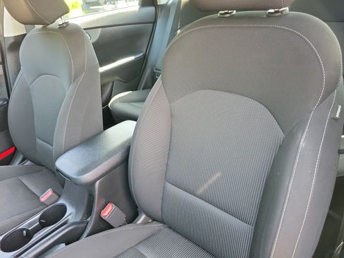 Used 2021 Kia Forte LXS FWD image 5