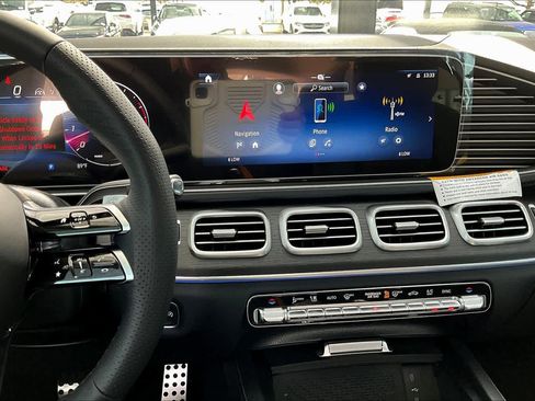 New 2026 Mercedes-Benz GLS 450 4MATIC image 9