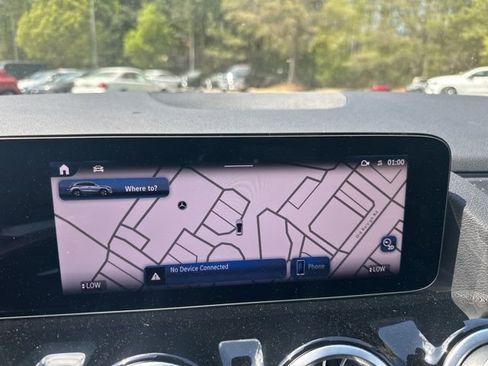 Used 2025 Mercedes-Benz GLA 250 image 21