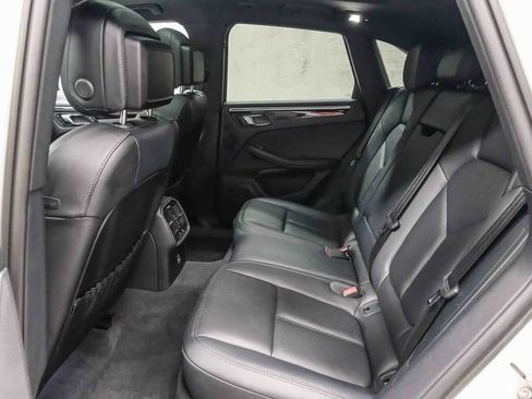 Used 2023 Porsche Macan AWD/4WD image 23
