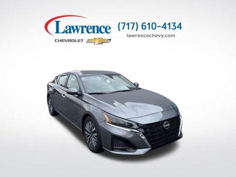 Used 2024 Nissan Altima 2.5 SV w/ SV Premium Package image 1