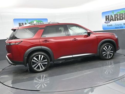 Used 2024 Nissan Pathfinder Platinum w/ Cargo Package image 6