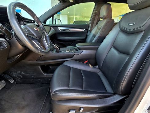 Used 2022 Cadillac XT5 Luxury FWD image 21