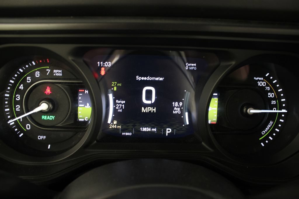 Used 2025 Jeep Wrangler Unlimited Sahara AWD/4WD image 11
