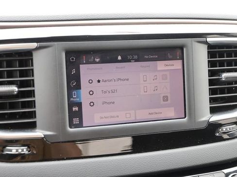 Used 2022 Chrysler Voyager LX FWD image 21
