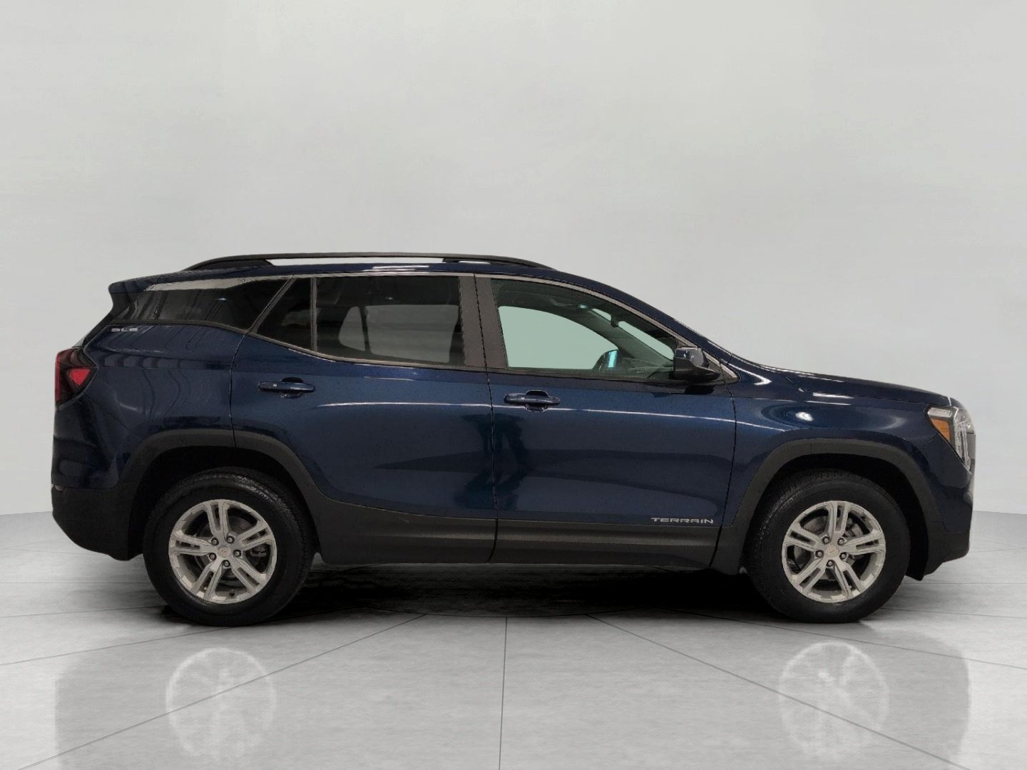 Used 2023 GMC Terrain SLE w/ Driver Convenience Package AWD/4WD image 11