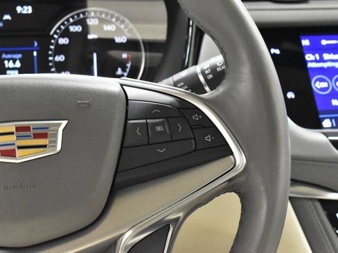 Used 2022 Cadillac XT5 Premium Luxury image 9