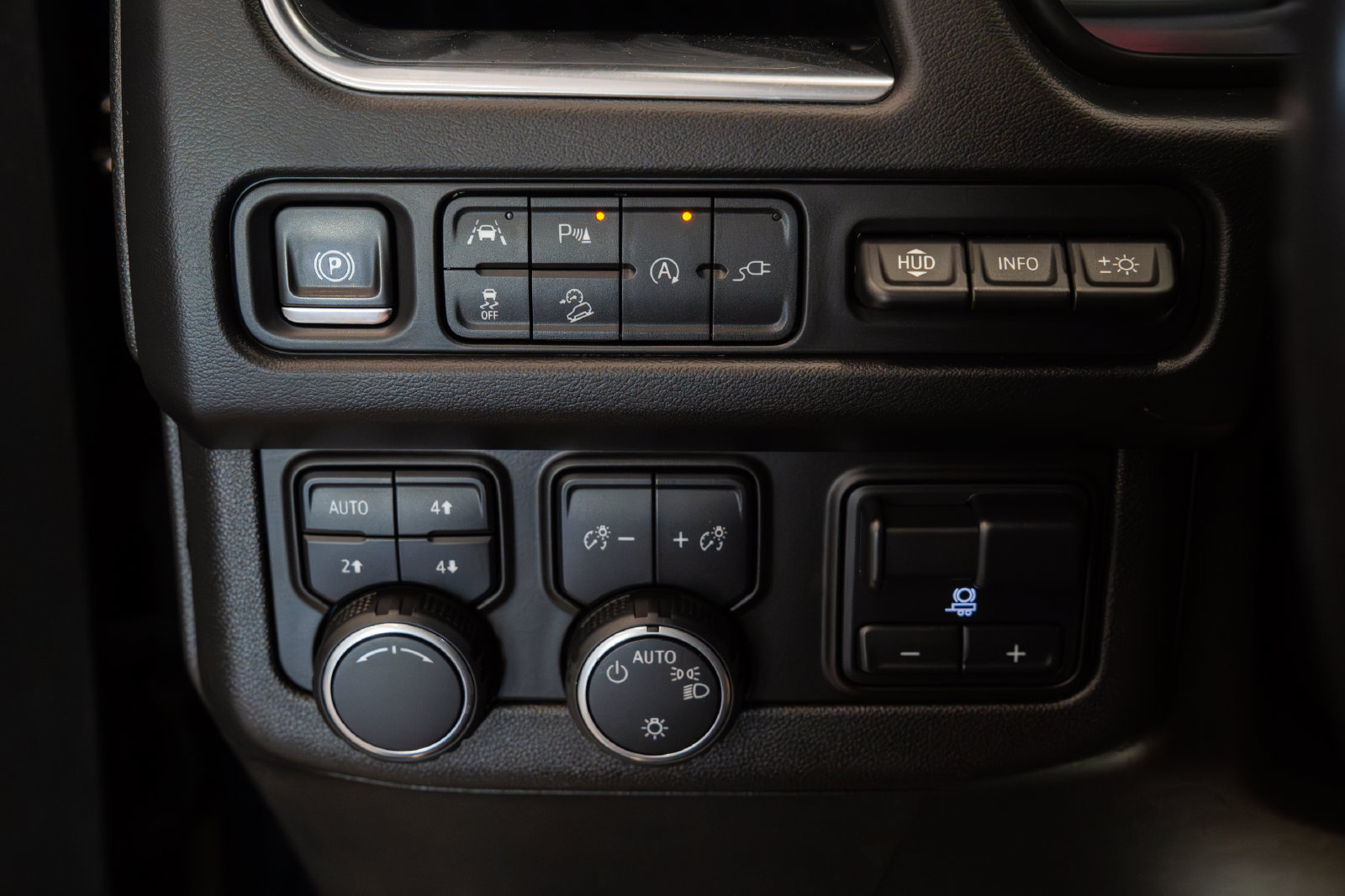 Used 2021 Chevrolet Tahoe High Country w/ Premium Package AWD/4WD image 16
