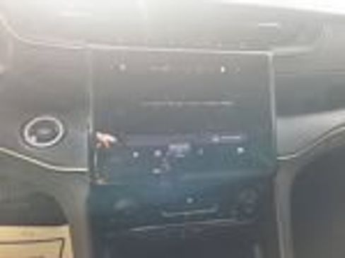 Used 2024 Jeep Grand Cherokee Laredo RWD image 20