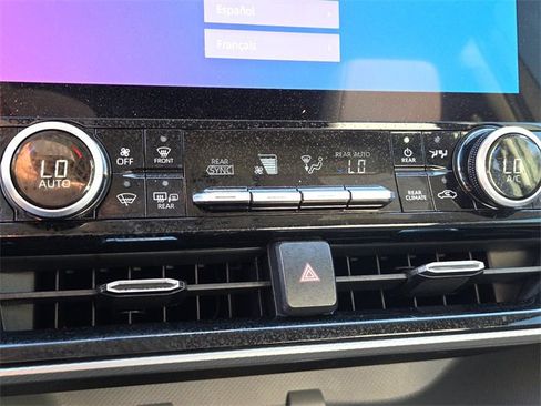 Used 2023 Toyota Highlander L image 23