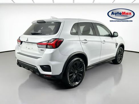 Used 2023 Mitsubishi Outlander Sport LE image 2