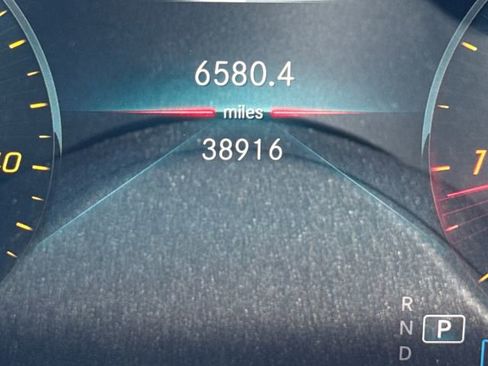 Used 2021 Mercedes-Benz GLA 250 4MATIC image 23