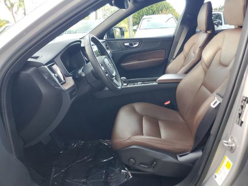 Certified 2023 Volvo XC60 T8 Plus w/ Protection Package Premier AWD/4WD image 17