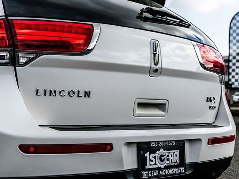 Used 2012 Lincoln MKX AWD image 12
