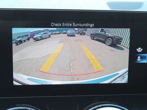 Used 2022 Mercedes-Benz GLB 250 image 27