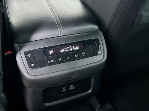 Used 2025 Nissan Pathfinder SV FWD image 26